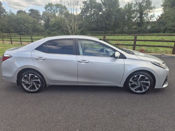 Toyota Corolla Saloon, Diesel, 2017, Grey