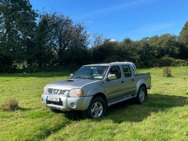 Nissan Navara Crew Cab, Diesel, 2003, Silver