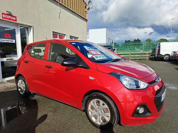 Hyundai i10 Hatchback, Petrol, 2016, Red