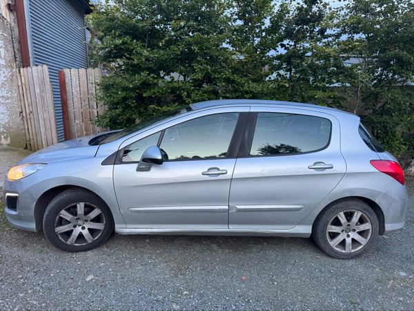 Peugeot 308 Hatchback, Diesel, 2013, Silver