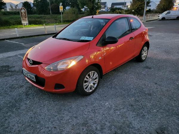 Mazda Mazda2 Hatchback, Petrol, 2010, Red