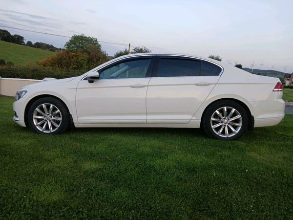 Volkswagen Passat Saloon, Diesel, 2015, White