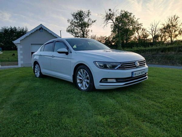 Volkswagen Passat Saloon, Diesel, 2015, White