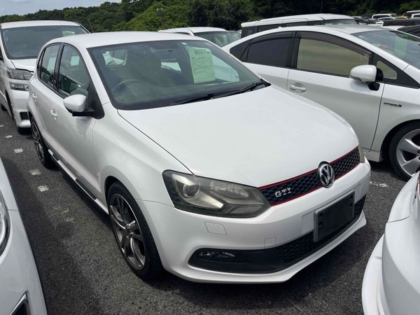 Volkswagen Polo Hatchback, Petrol, 2012, White