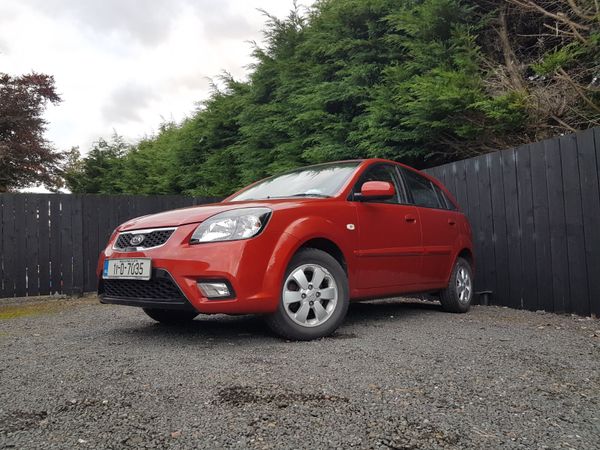 Kia Rio Hatchback, Petrol, 2011, Red