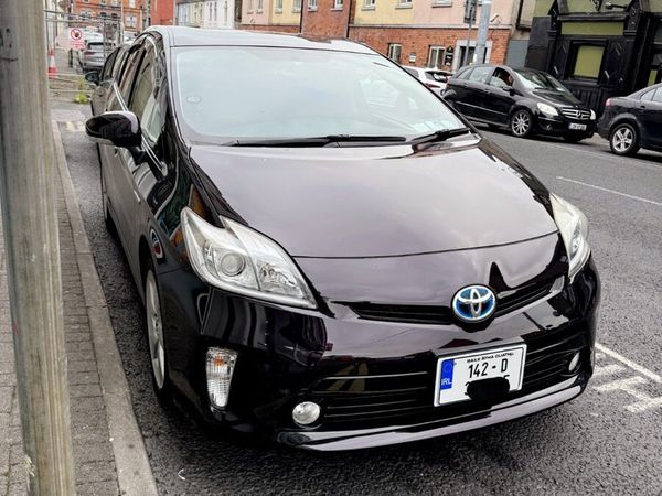 Toyota Prius Hatchback, Petrol Hybrid, 2014, Purple