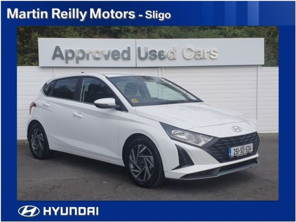 Hyundai i20 Hatchback, Petrol, 2025, White