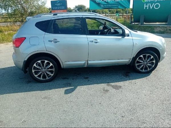 Nissan Qashqai Hatchback, Diesel, 2011, Silver