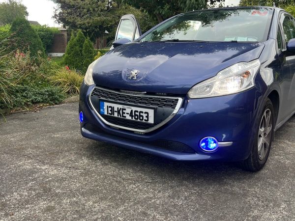 Peugeot 208 Hatchback, Petrol, 2013, Blue