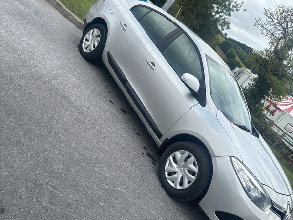Renault Fluence Saloon, Diesel, 2013, Silver