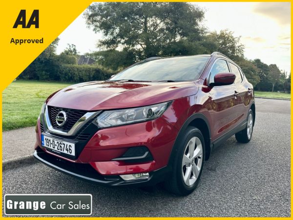 Nissan Qashqai MPV, Petrol, 2019, Red