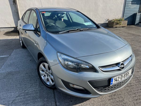 Opel Astra Saloon, Diesel, 2014, Silver