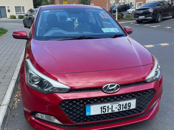 Hyundai i20 Hatchback, Petrol, 2015, Red