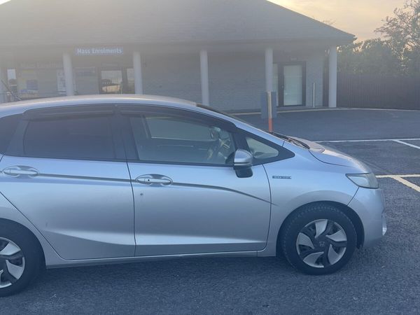 Honda Fit Hatchback, Petrol Hybrid, 2014, Silver