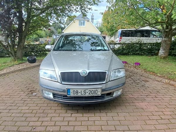 Skoda Octavia Hatchback, Petrol, 2008, Beige