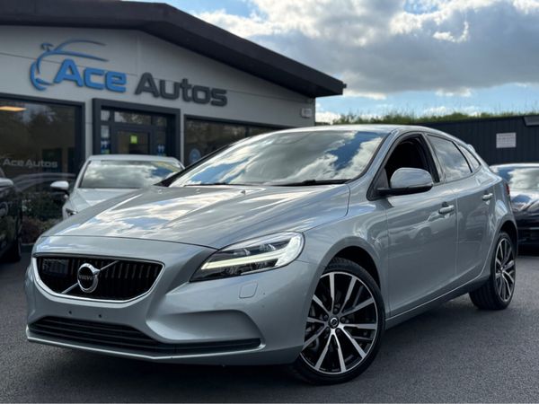 Volvo V40 Hatchback, Diesel, 2018, Silver