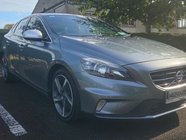 Volvo V40 Hatchback, Diesel, 2014, Grey