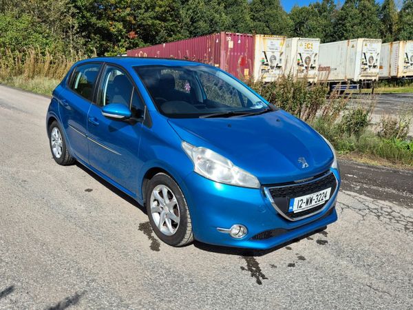 Peugeot 208 Hatchback, Diesel, 2012, Blue