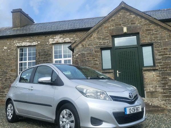 Toyota Yaris Hatchback, Petrol, 2012, Silver
