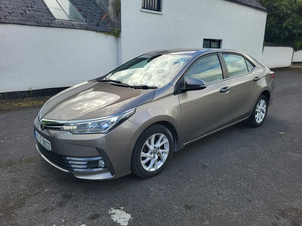 Toyota Corolla Saloon, Diesel, 2017, Grey