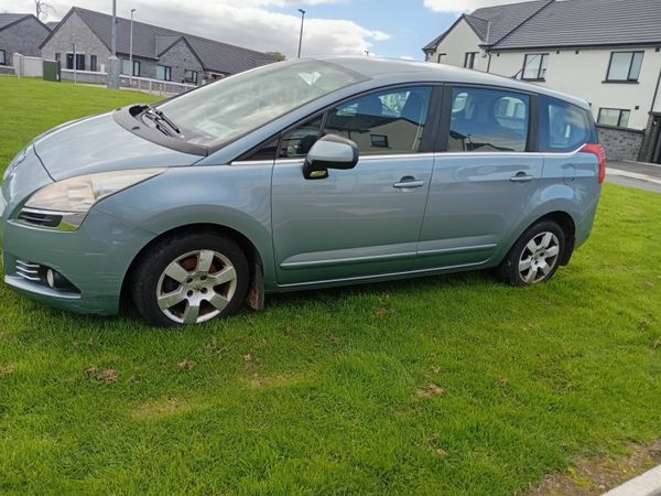 Peugeot 5008 MPV, Diesel, 2011, Blue