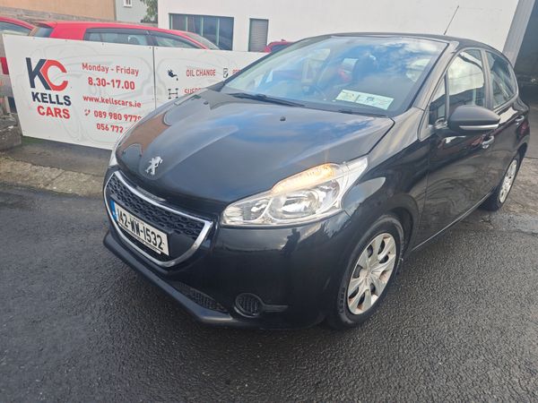 Peugeot 208 Hatchback, Petrol, 2014, Black