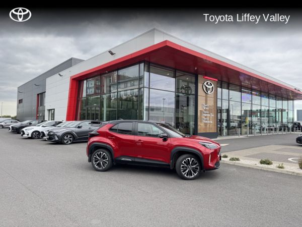 Toyota Yaris Hatchback, Petrol Hybrid, 2023, Red