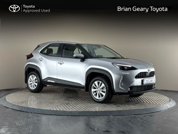 Toyota Yaris Cross Hatchback, Petrol Hybrid, 2023, Silver