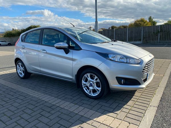 Ford Fiesta Hatchback, Petrol, 2013, Silver
