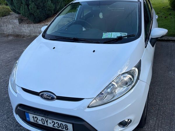 Ford Fiesta Hatchback, Petrol, 2012, White