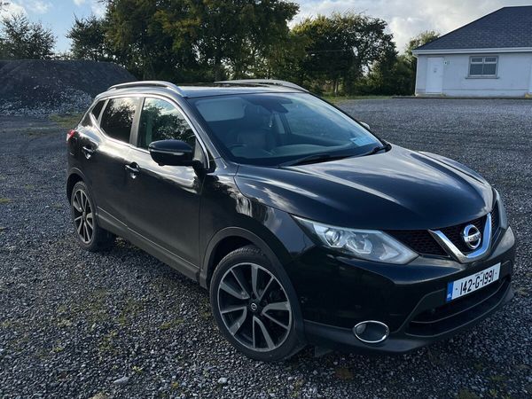 Nissan Qashqai Hatchback, Diesel, 2014, Black