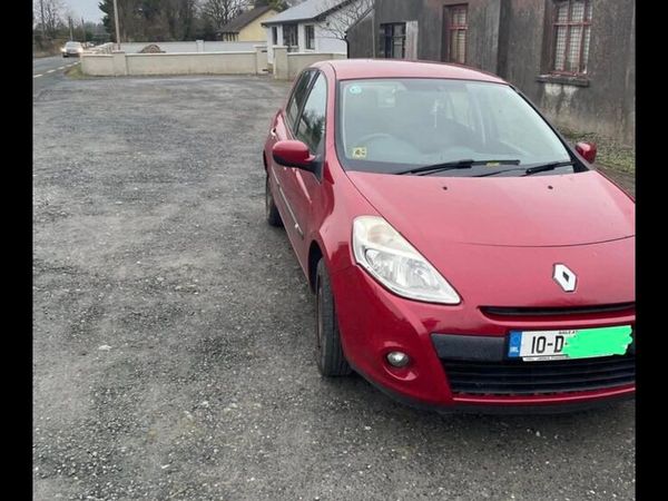Renault Clio Hatchback, Ethanol Petrol, 2010, Red