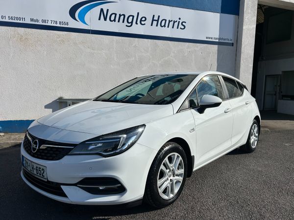 Opel Astra Hatchback, Petrol, 2021, White