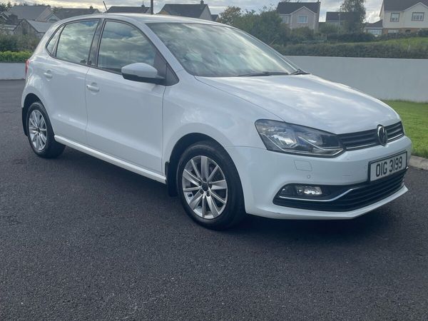Volkswagen Polo Hatchback, Petrol, 2015, White