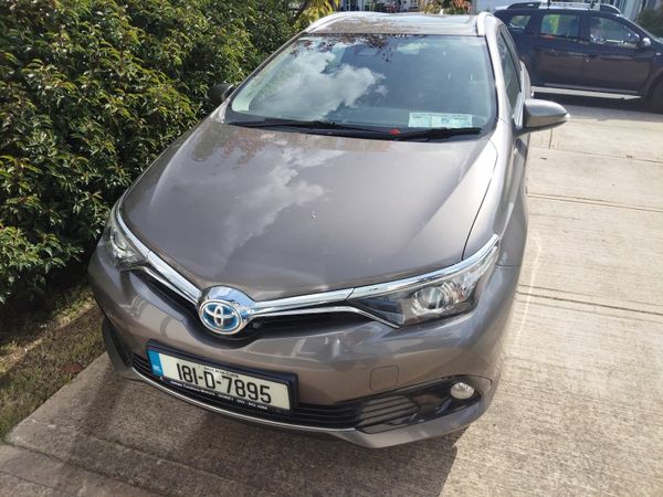 Toyota Auris MPV, Petrol Hybrid, 2018, Grey
