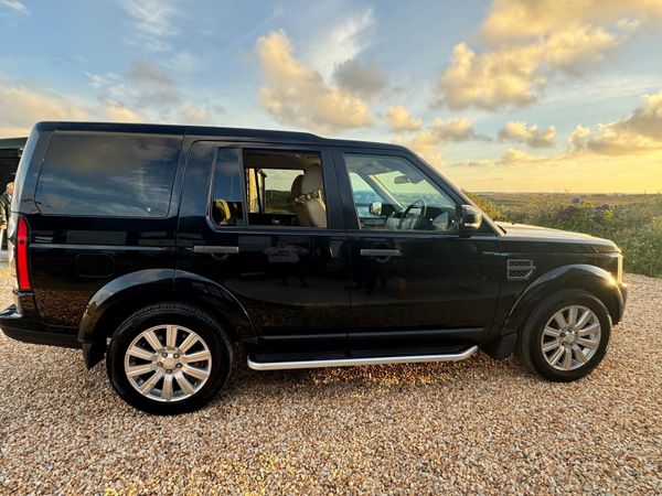 Land Rover Discovery SUV, Diesel, 2014, Black