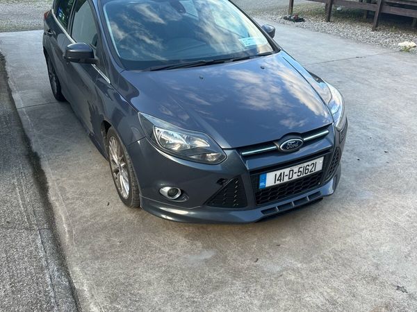 Ford Focus Hatchback, Petrol, 2014, Grey