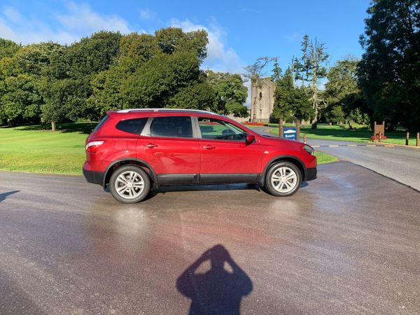 Nissan Qashqai+2 MPV, Diesel, 2012, Red