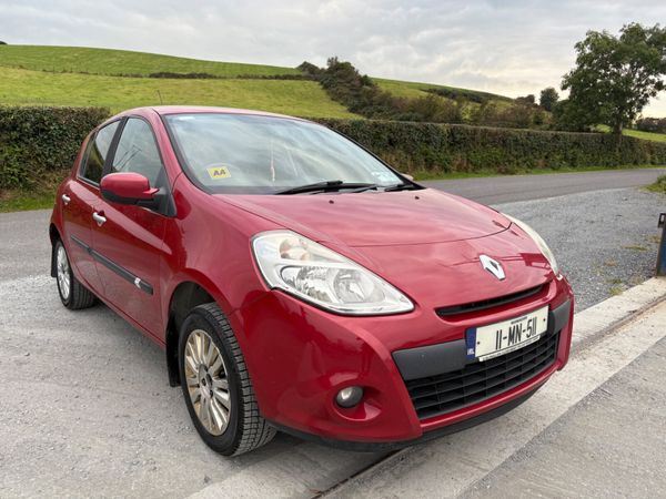 Renault Clio Hatchback, Ethanol Petrol, 2011, Red