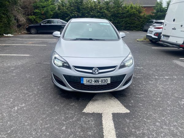 Vauxhall Astra Hatchback, Diesel, 2014, Silver