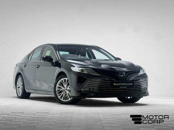 Toyota Camry Saloon, Petrol Hybrid, 2021, Black
