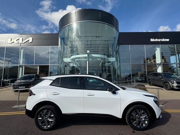 Kia Sportage MPV, Petrol Hybrid, 2025, White