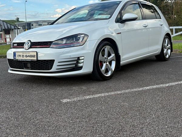 Volkswagen Golf Hatchback, Petrol, 2017, White