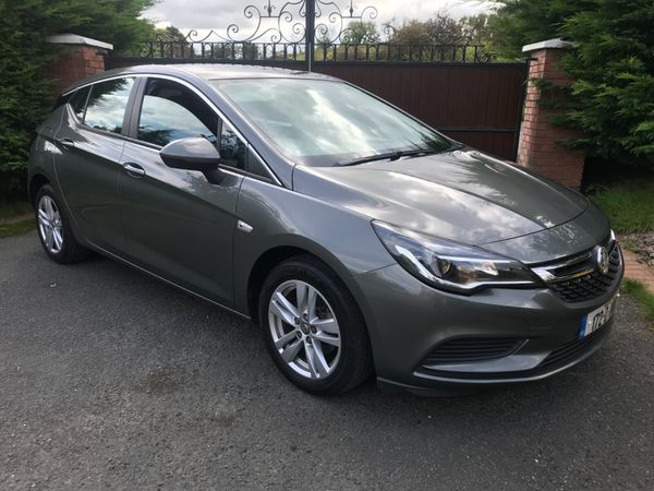 Opel Astra Hatchback, Petrol, 2017, Grey