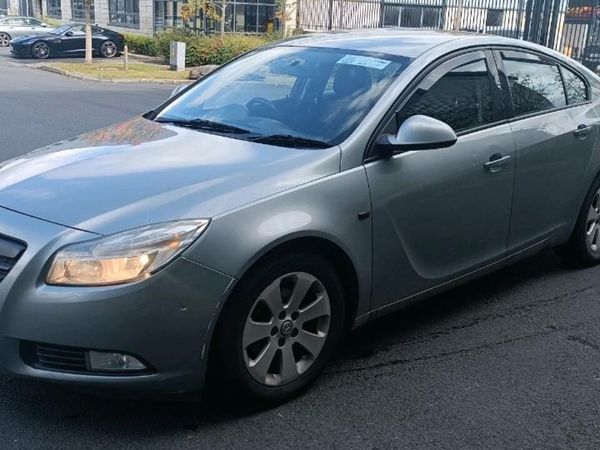 Vauxhall Insignia Hatchback, Diesel, 2012, Silver