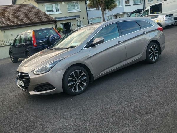 Hyundai i40 Estate/Jeep, Diesel, 2015, Beige