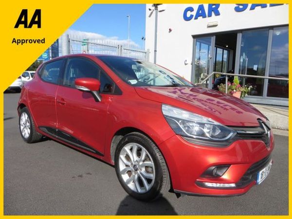 Renault Clio Hatchback, Petrol, 2018, Red