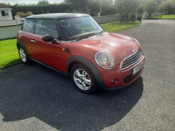 Mini First Hatchback, Petrol, 2011, Red