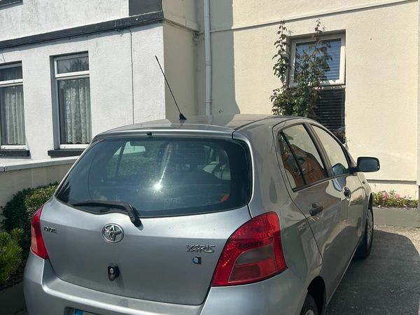 Toyota Yaris Hatchback, Petrol, 2006, Silver