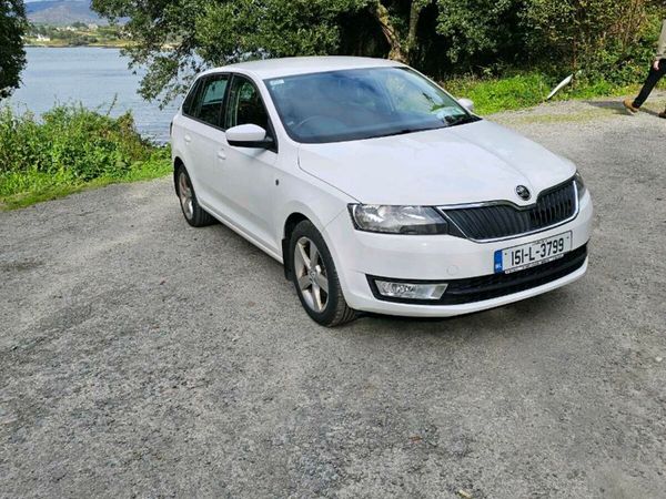 Skoda Rapid Hatchback, Diesel, 2015, White